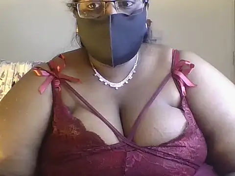 hootypriya online show from 07/15/26, 12:34