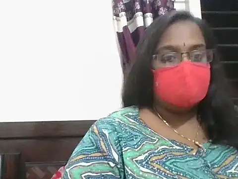 hootypriya online show from 03/10/26, 04:22