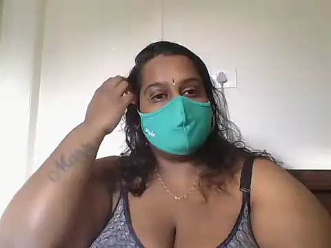 hootypriya online show from 11/06/25, 11:14