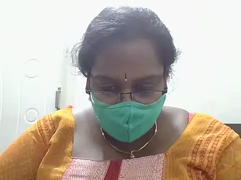 hootypriya online show from 11/14/25, 04:10