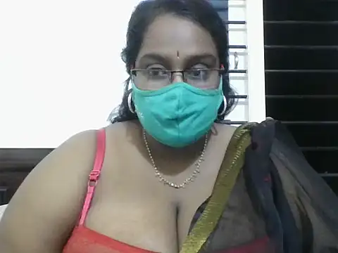 hootypriya online show from 12/02/25, 07:04