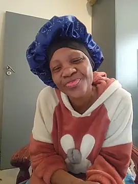 Snapshot of Mommy_Sienna chatting on 06/01/26, 06:13 Mommy Sienna online show from 06/01/26, 06:13