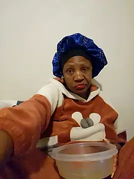 Mommy Sienna online show from 05/05/26, 06:11