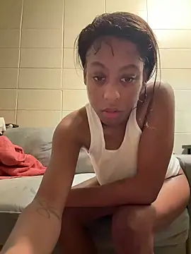 Snapshot of softgirlmedusa chatting on 11/04/25, 11:36 softgirlmedusa online show from 11/04/25, 11:36