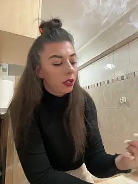 EdaQueen online show from 12/15/25, 04:24