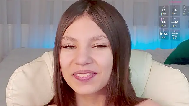 Snapshot of Little__Lunaa chatting on 12/18/25, 10:41 Little Lunaa online show from 12/18/25, 10:41