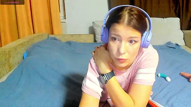 Snapshot of Eva_purrr_ chatting on 02/03/26, 10:09 Eva purrr online show from 02/03/26, 10:09