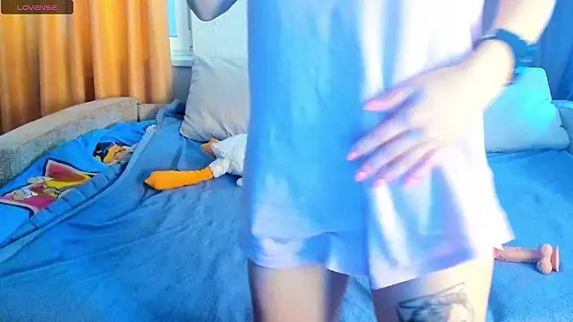 Snapshot of Eva_purrr_ chatting on 02/04/26, 10:32 Eva purrr online show from 02/04/26, 10:32