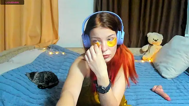 Snapshot of Eva_purrr_ chatting on 01/08/26, 01:33 Eva purrr online show from 01/08/26, 01:33