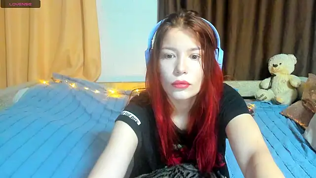 Snapshot of Eva_purrr_ chatting on 01/10/26, 01:12 Eva purrr online show from 01/10/26, 01:12