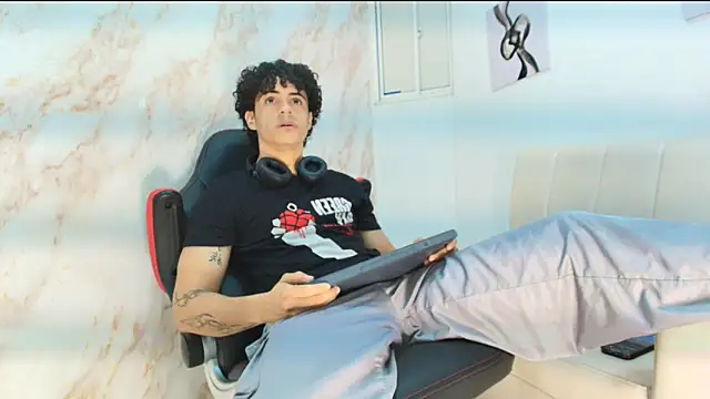 mikei banji online show from 12/04/25, 10:20