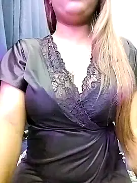 LoveLy-Soneya online show from 04/07/26, 07:21