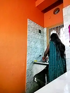 LoveLy-Soneya online show from 12/19/25, 01:20