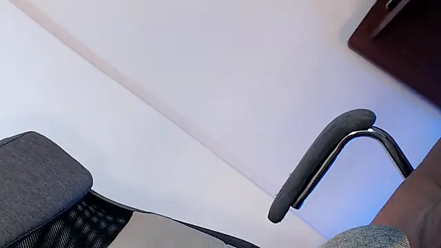 miss ditey09 online show from 11/22/25, 12:10