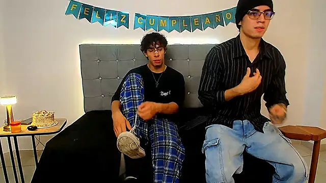 Snapshot of chris_evans27 chatting on 11/29/25, 03:17 chris evans27 online show from 11/29/25, 03:17