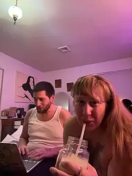 Redriddinghood8 online show from 12/15/25, 04:18