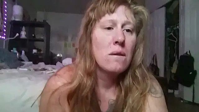 Redriddinghood8 online show from 11/16/25, 06:01