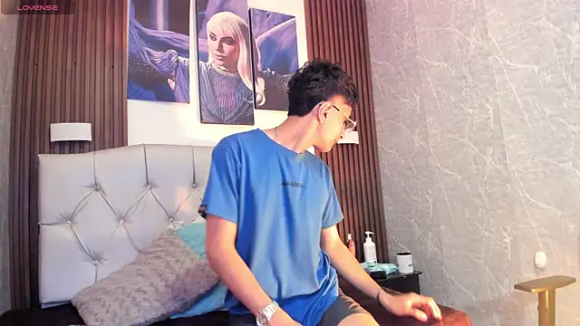 Elian Julian online show from 11/28/25, 12:00