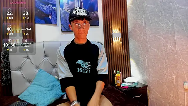 Elian Julian online show from 11/26/25, 10:10