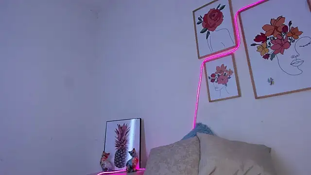 violettabond online show from 11/19/25, 11:10