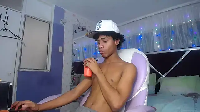 Santy bigcock 01 online show from 05/19/26, 04:58