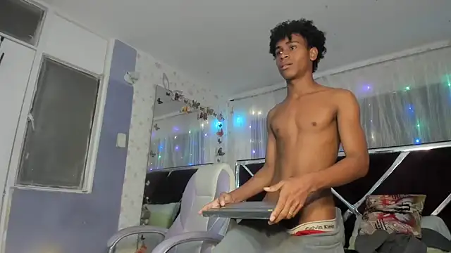 Santy bigcock 01 online show from 03/20/26, 01:45