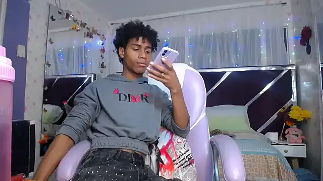 Santy bigcock 01 online show from 03/28/26, 02:40