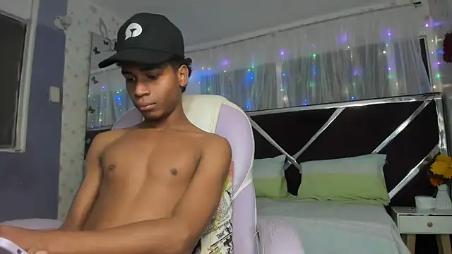 Santy bigcock 01 online show from 03/26/26, 12:47