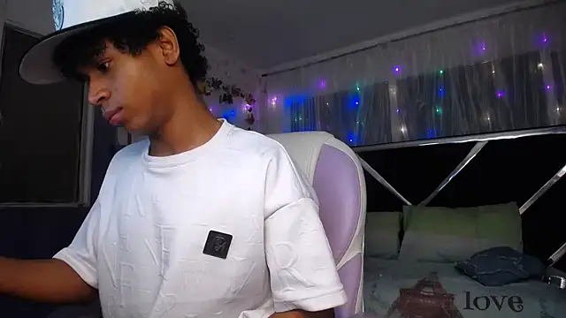Santy bigcock 01 online show from 05/11/26, 02:45