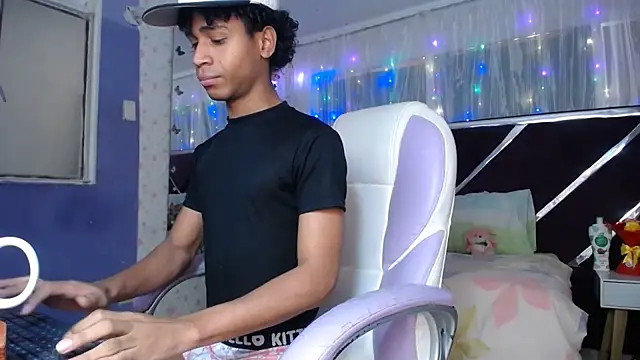 Santy bigcock 01 online show from 05/24/26, 04:07
