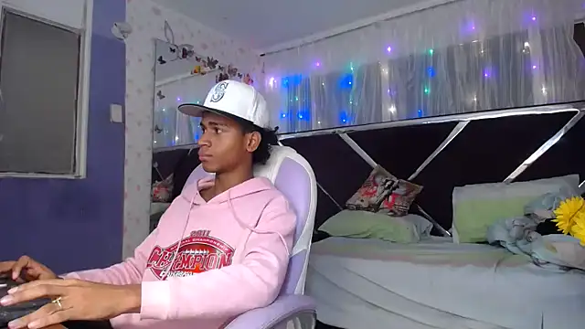 Santy bigcock 01 online show from 05/03/26, 03:04