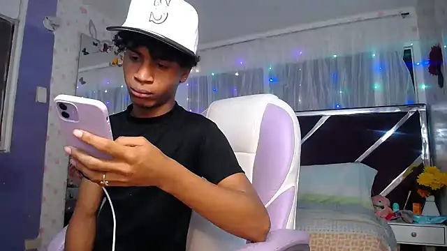 Santy bigcock 01 online show from 04/14/26, 12:21