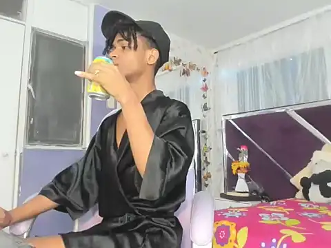 Santy bigcock 01 online show from 11/11/25, 03:23