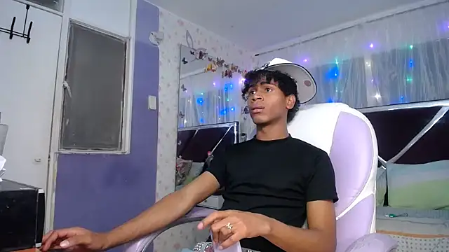 Santy bigcock 01 online show from 04/10/26, 04:25