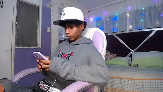 Santy bigcock 01 online show from 04/11/26, 04:10