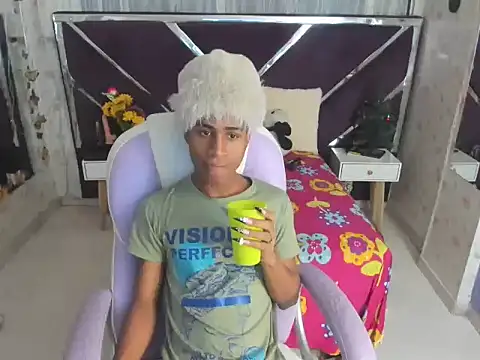 Santy bigcock 01 online show from 11/19/25, 02:00