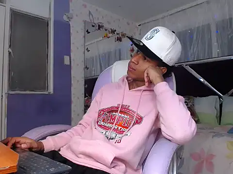 Santy bigcock 01 online show from 05/04/26, 01:36