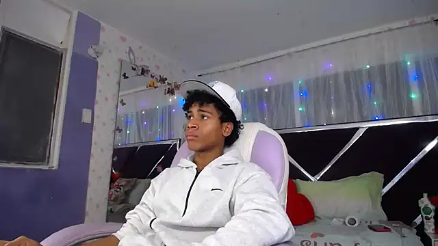 Santy bigcock 01 online show from 05/29/26, 01:06