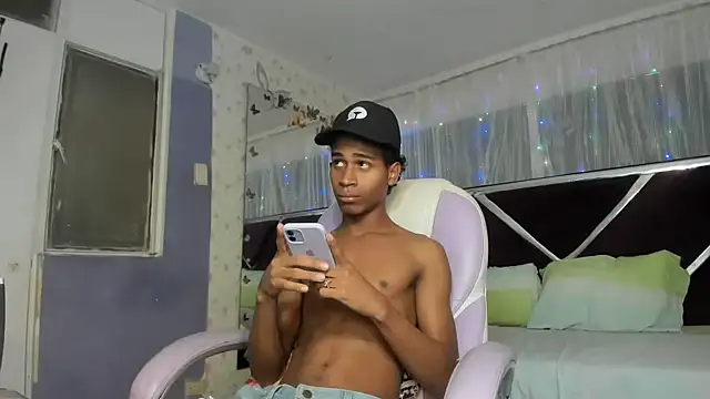 Santy bigcock 01 online show from 03/25/26, 05:45