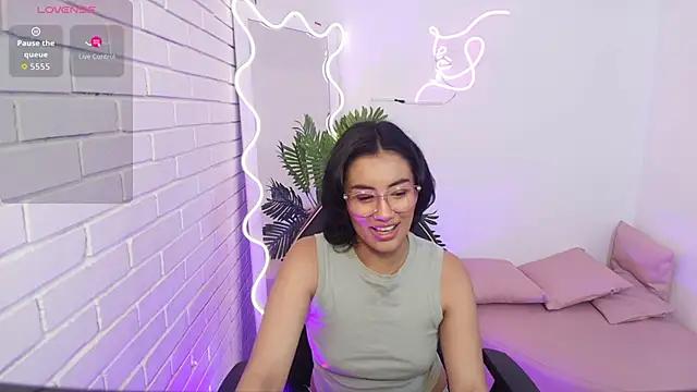 PEACHY TAY online show from 12/05/25, 11:42