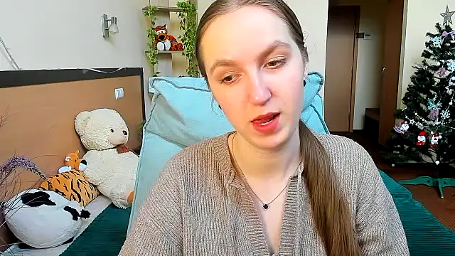 Snapshot of Nesie-Stoun chatting on 12/18/25, 09:58 Nesie-Stoun online show from 12/18/25, 09:58