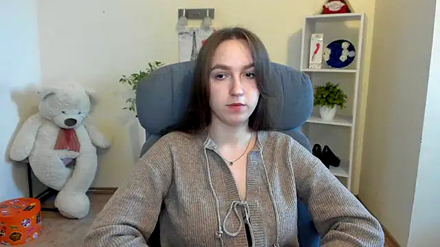 Snapshot of Nesie-Stoun chatting on 11/18/25, 09:56 Nesie-Stoun online show from 11/18/25, 09:56