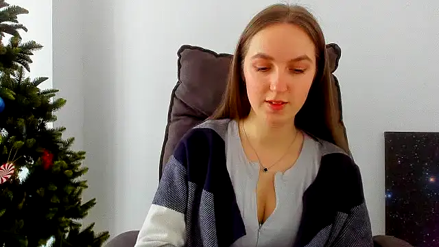 Snapshot of Nesie-Stoun chatting on 12/14/25, 09:37 Nesie-Stoun online show from 12/14/25, 09:37