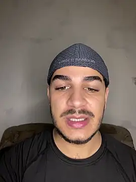 Snapshot of MorenoVelvet chatting on 12/22/25, 09:37 MorenoVelvet online show from 12/22/25, 09:37