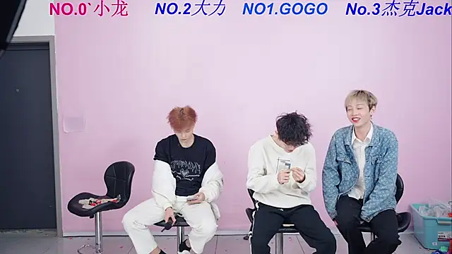 Beautifulboys-999 online show from 11/30/25, 06:47