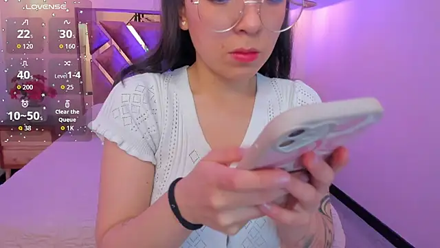 Snapshot of Kittyy_patitas_suaves chatting on 11/19/25, 10:37 Kittyy patitas suaves online show from 11/19/25, 10:37