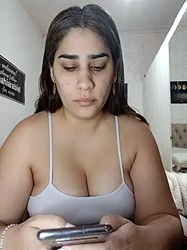 nahiarabiel33 online show from 04/29/26, 05:30