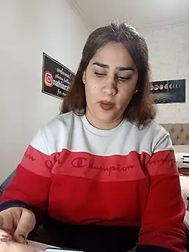 Snapshot of nahiarabiel33 chatting on 06/08/26, 04:29 nahiarabiel33 online show from 06/08/26, 04:29