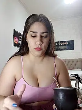 Snapshot of nahiarabiel33 chatting on 07/16/26, 02:58 nahiarabiel33 online show from 07/16/26, 02:58