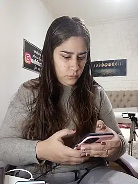 Snapshot of nahiarabiel33 chatting on 06/11/26, 03:53 nahiarabiel33 online show from 06/11/26, 03:53